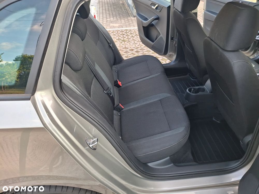 Skoda RAPID 1.2 TSI Ambition - 16