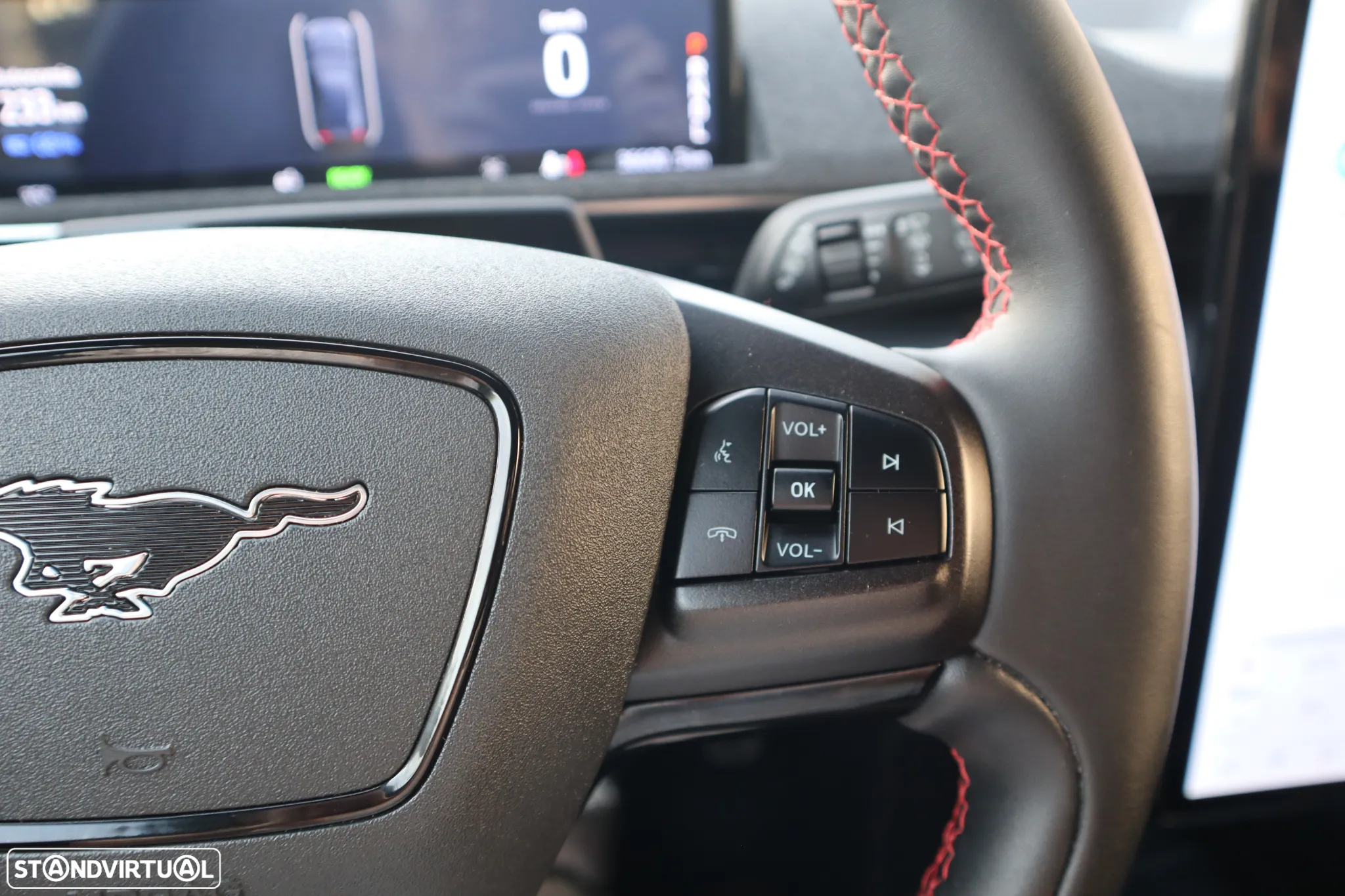 Ford Mustang Mach-E 75.7 kWh Premium AWD - 43