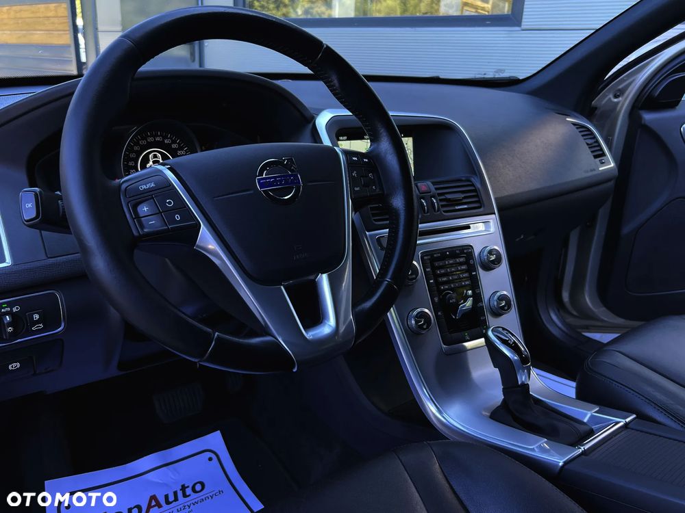 Volvo XC 60 D4 Momentum - 21
