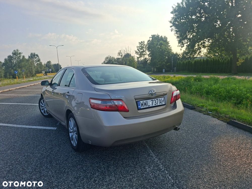 Toyota Camry - 8