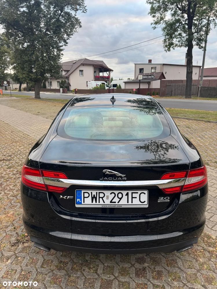 Jaguar XF 3.0 T AWD Luxury - 2