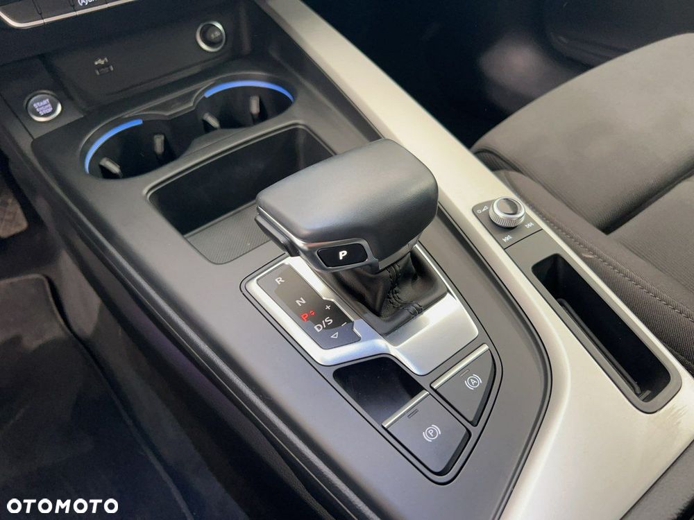 Audi A4 Limousine - 15