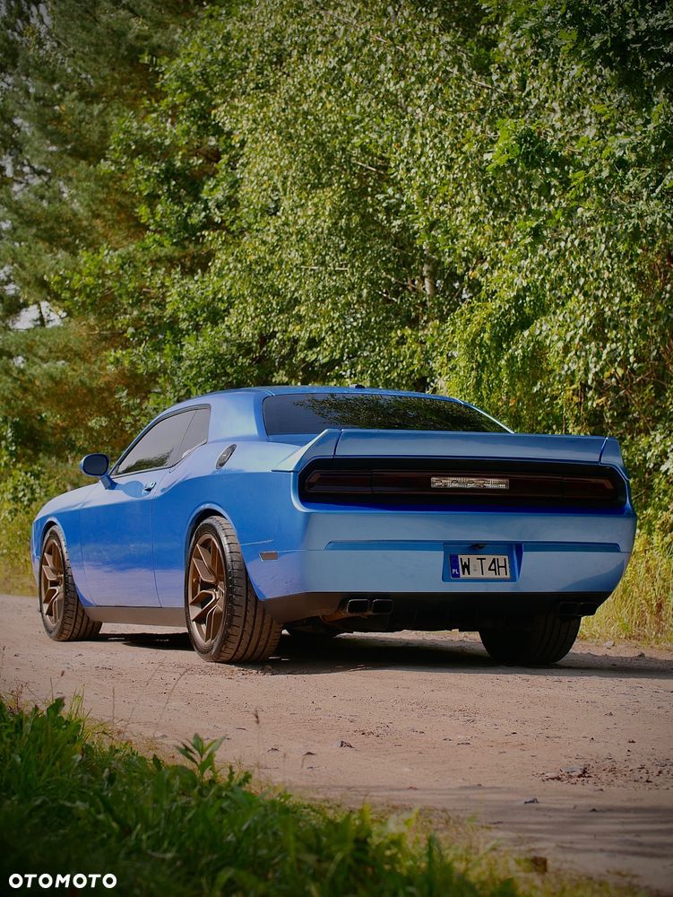Dodge Challenger - 14