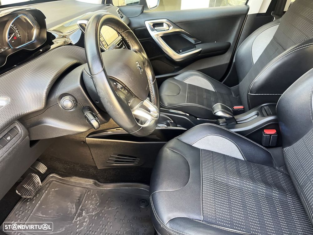 Peugeot 2008 1.2 PureTech Allure EAT6 - 15