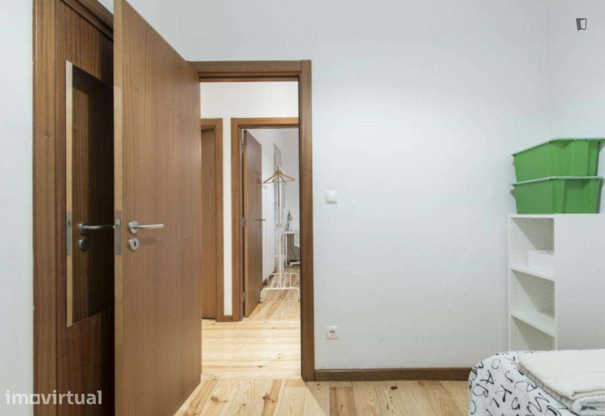 Quarto - localizado em Sete Rios Lisbon - Grande imagem: 3/14