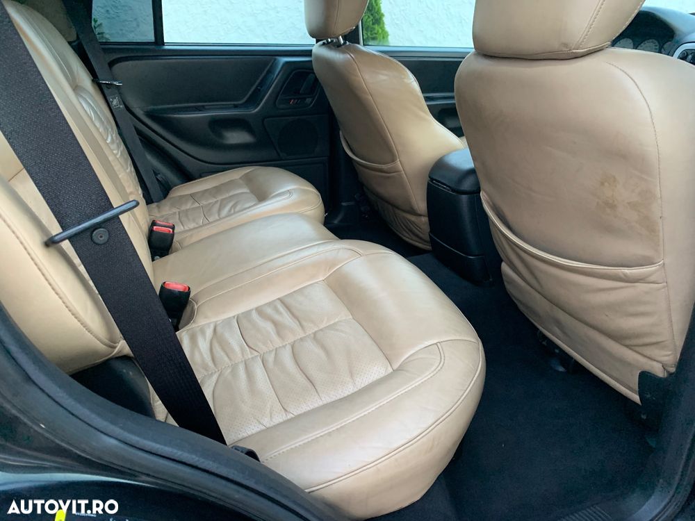 Jeep Grand Cherokee - 15