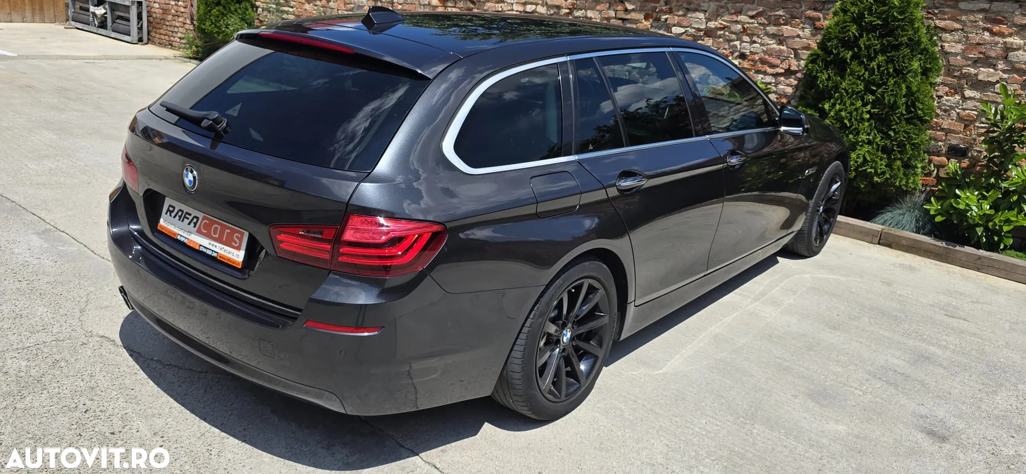 BMW Seria 5 520d xDrive Touring Aut. Luxury Line - 2
