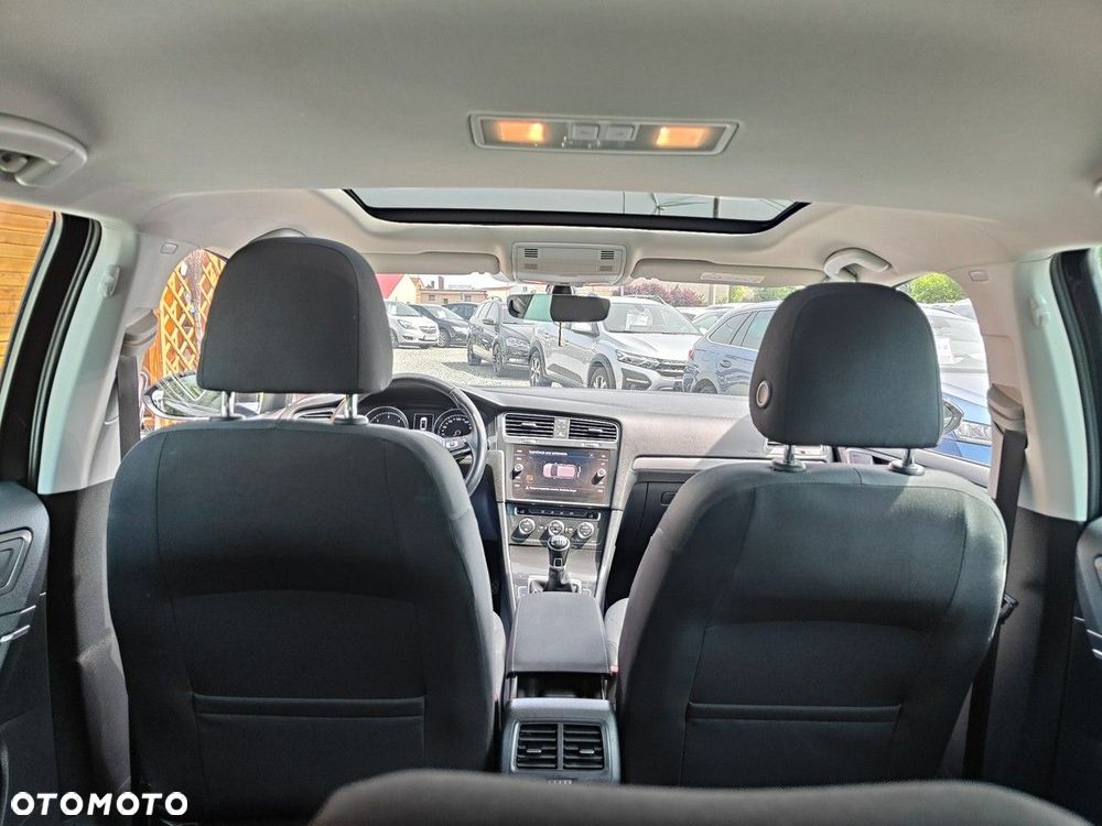 Volkswagen Golf - 20