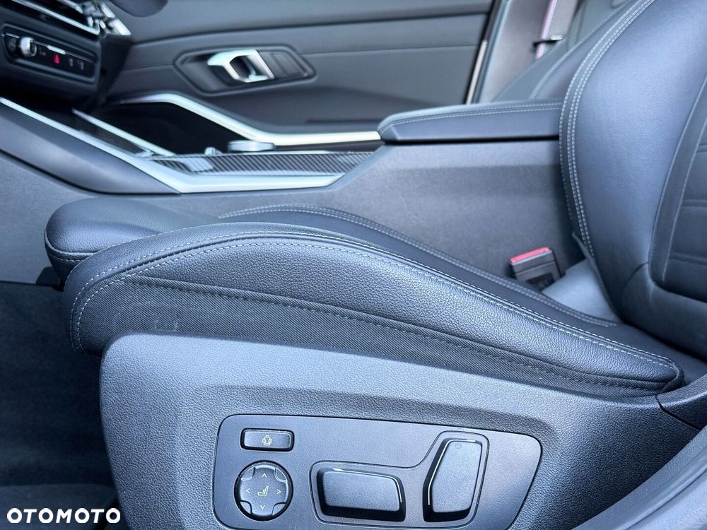 BMW Seria 3 - 33