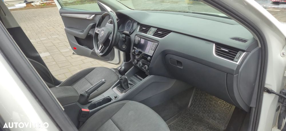 Skoda Octavia 2.0 TDI 4X4 Style - 27