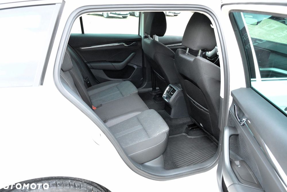 Skoda Octavia 2.0 TDI 4x4 Style DSG - 38