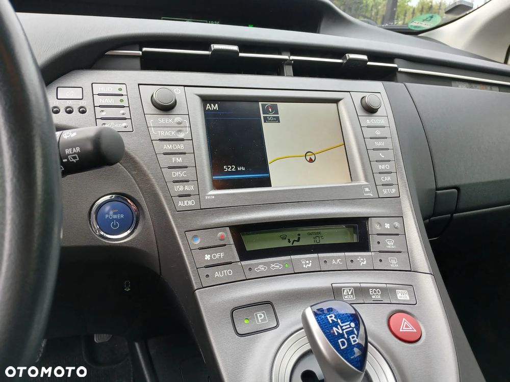 Toyota Prius - 30