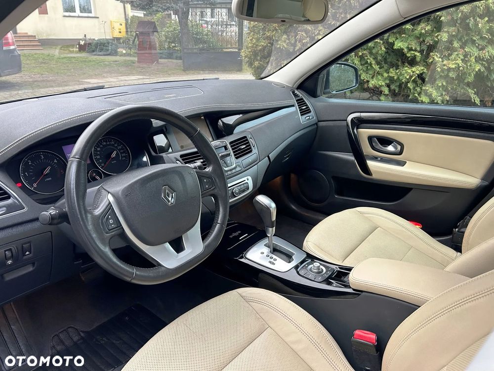 Renault Laguna dCi 110 FAP EDC Paris - 5