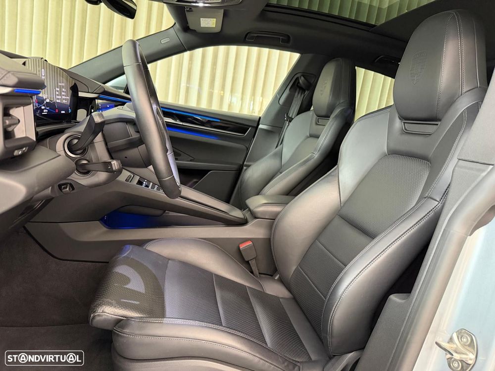Porsche Macan Electric 4 - 12