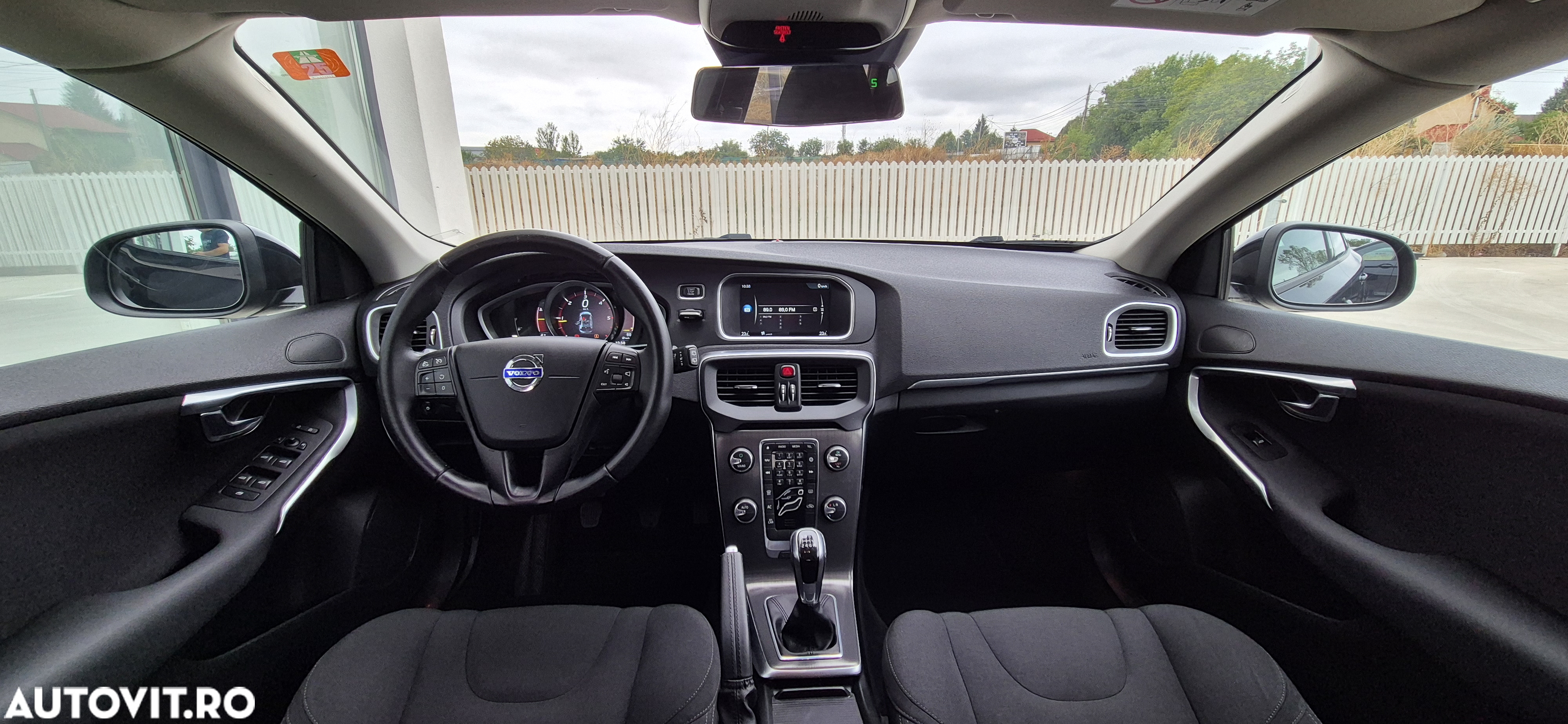 Volvo V40 D4 Momentum - 8