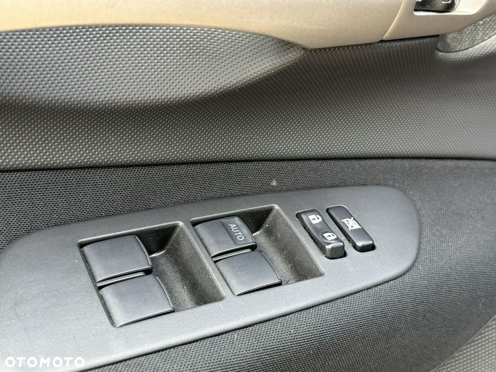 Toyota Auris - 13