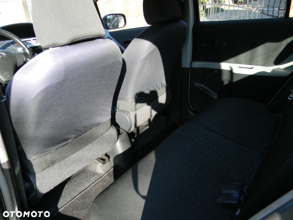 Toyota Yaris 1.3 Luna A/C - 4