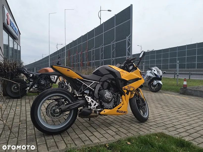 Suzuki GSX - 3