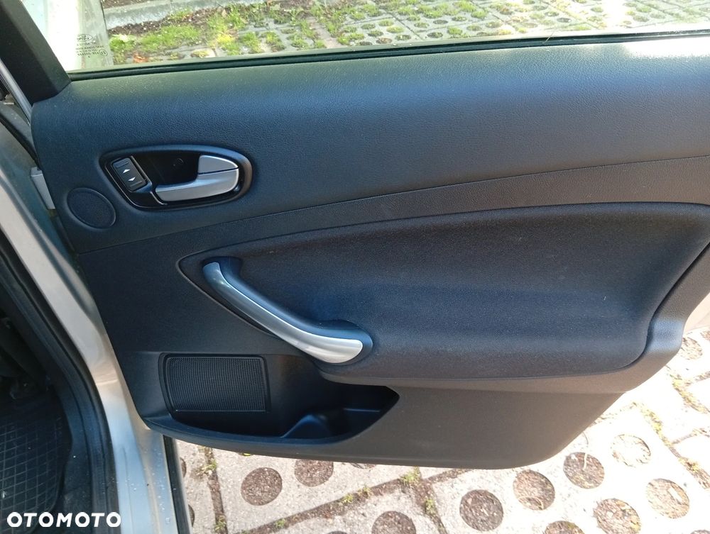 Ford Mondeo 1.6 Titanium - 19