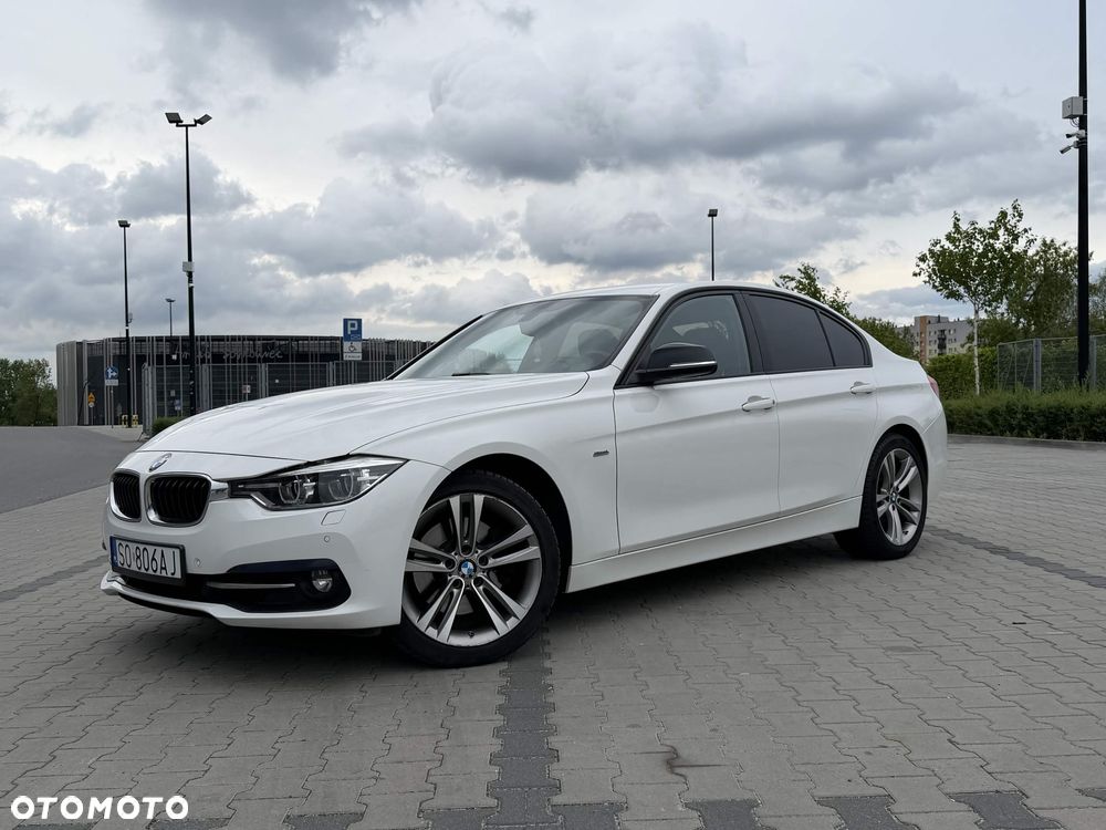 BMW Seria 3 330i xDrive Sport Line - 14