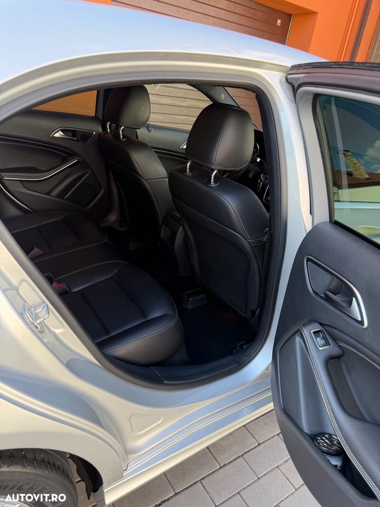 Mercedes-Benz A 200 7G-DCT - 35