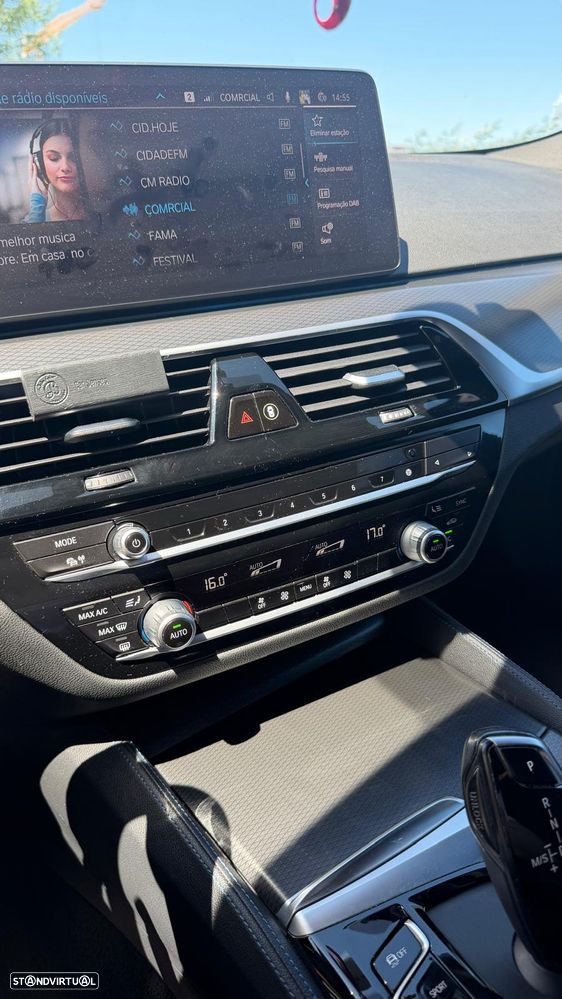 BMW 530 e Pack Desportivo M - 12