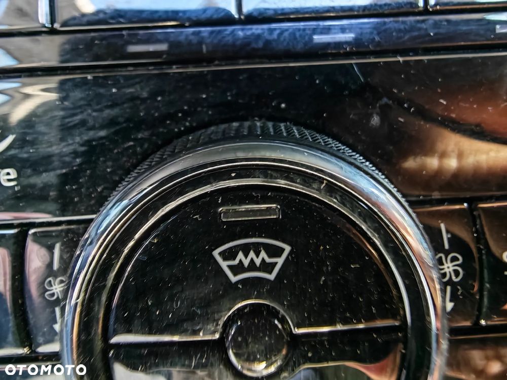 Skoda Superb 2.0 TDI Ambition DSG - 35