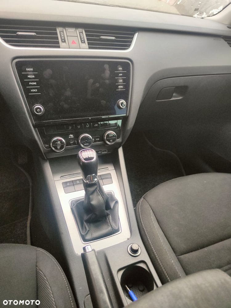 Skoda Octavia 2.0 TDI Style - 6