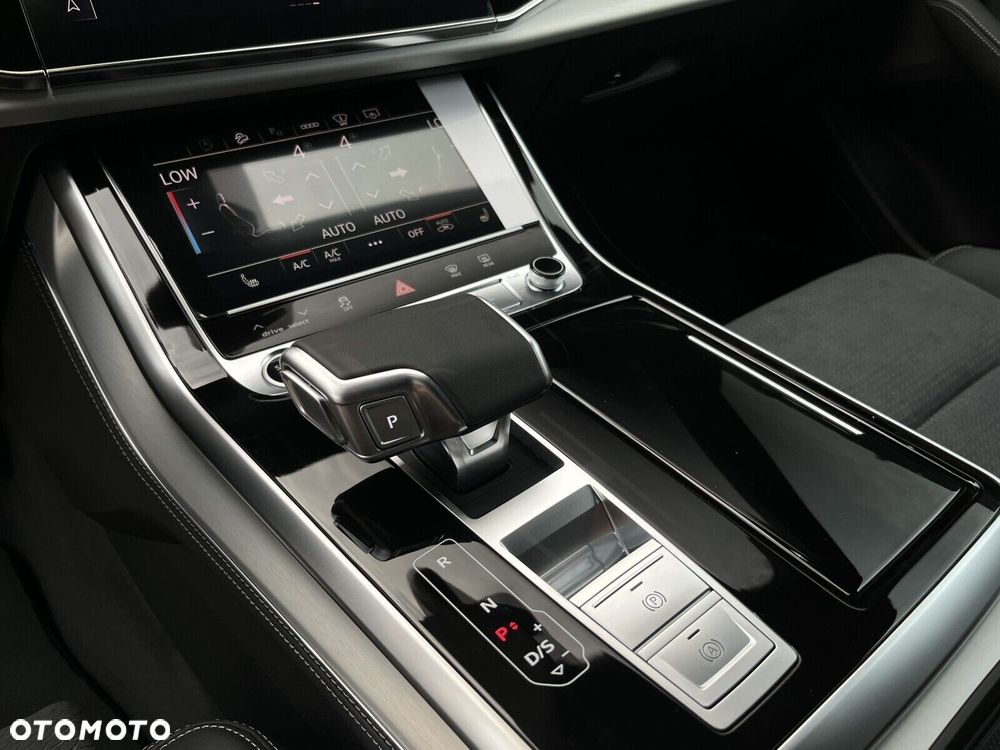 Audi Q8 55 TFSI mHEV Quattro Tiptronic - 29