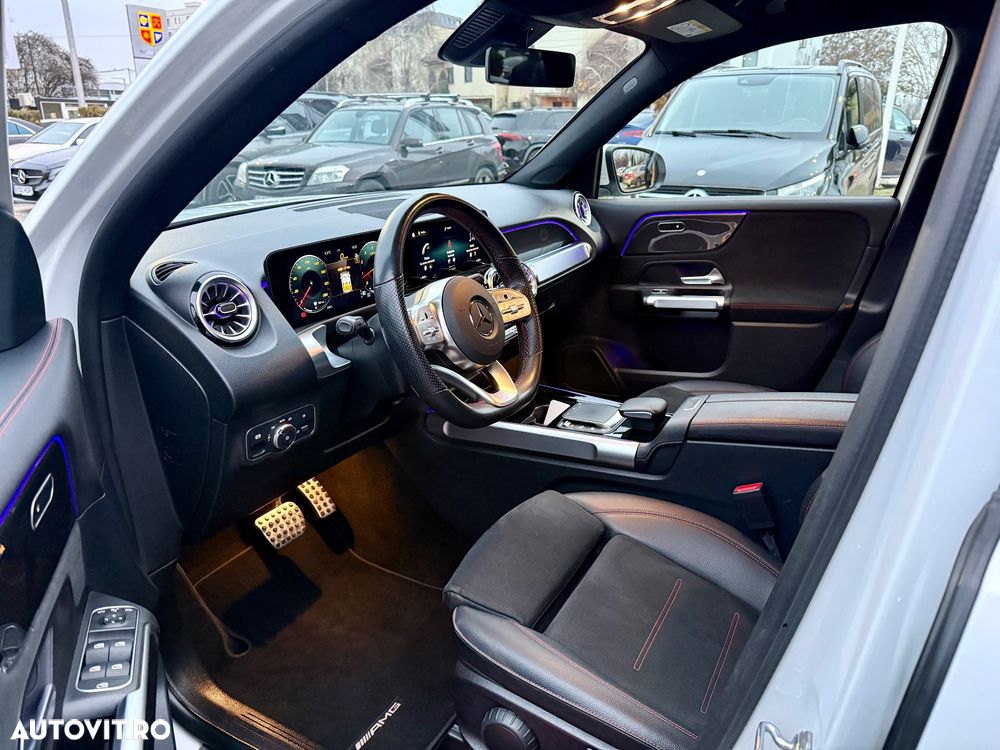 Mercedes-Benz GLB - 11
