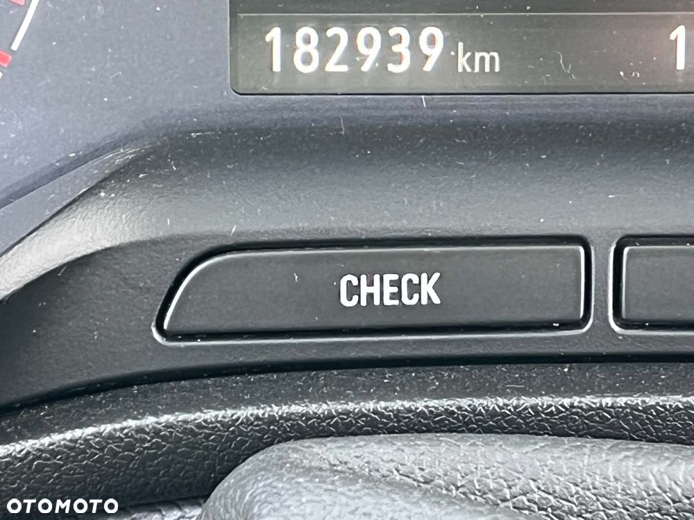 Opel Crossland X - 8