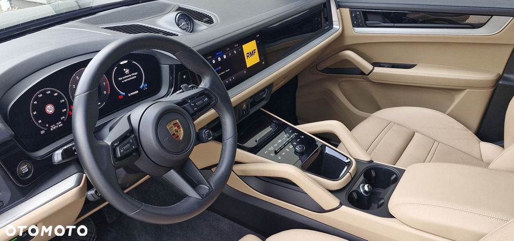 Porsche Cayenne E-Hybrid PHEV - 2