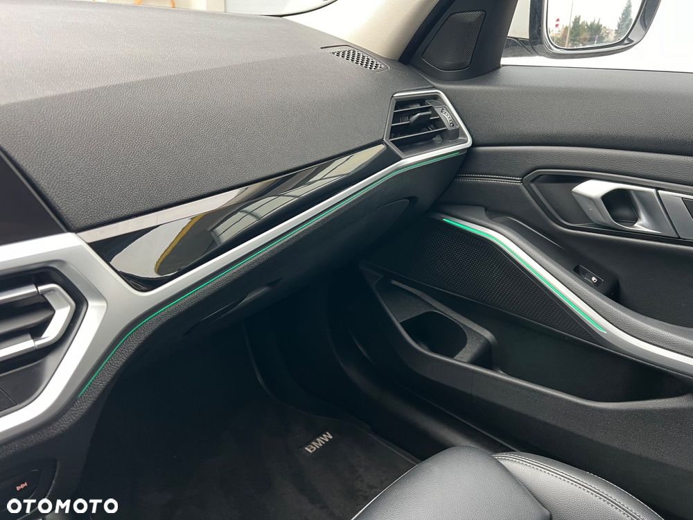 BMW Seria 3 320d Sport Line Shadow - 18