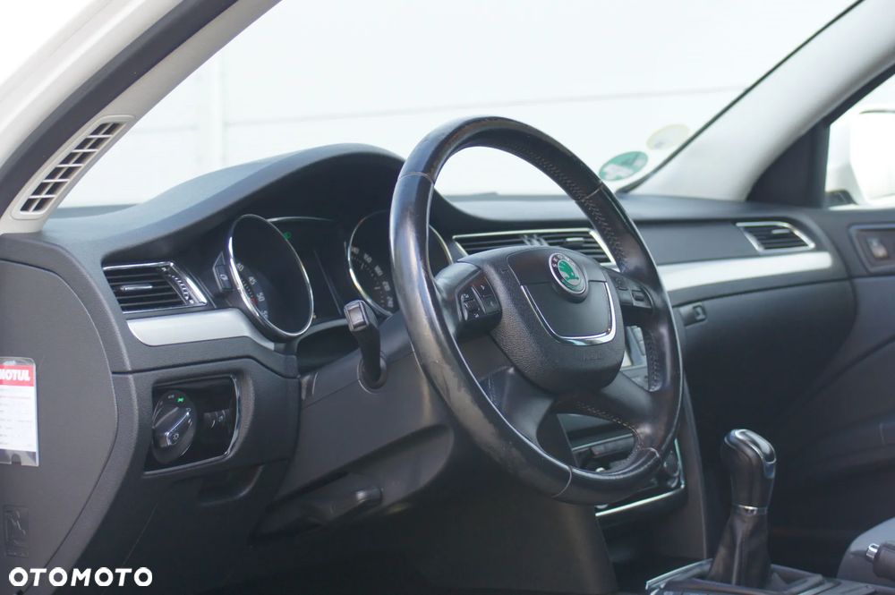 Skoda Superb 1.6 TDI Green tec Active - 25