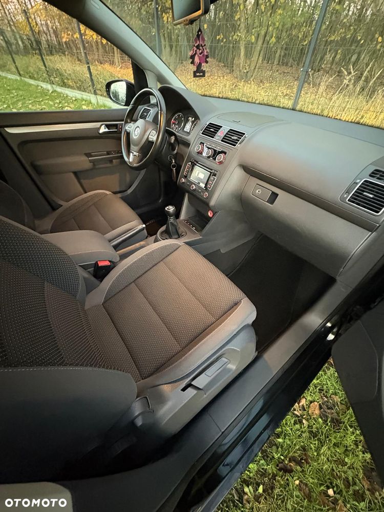 Volkswagen Touran 1.6 TDI DPF BlueMotion Technology Trendline - 16