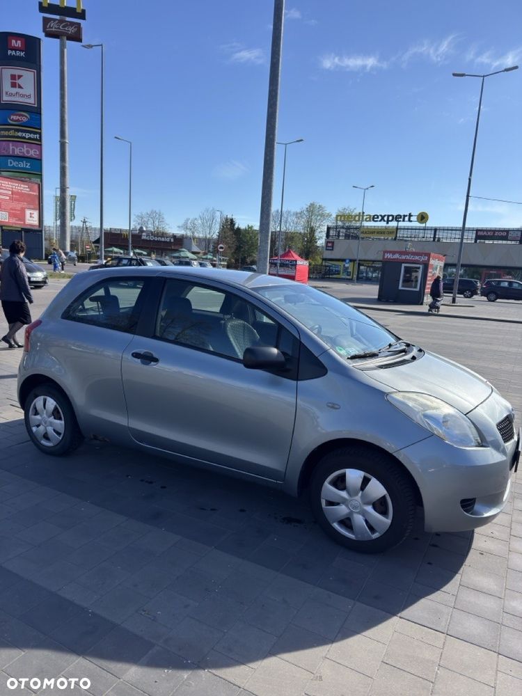 Toyota Yaris 1.0 Luna - 4