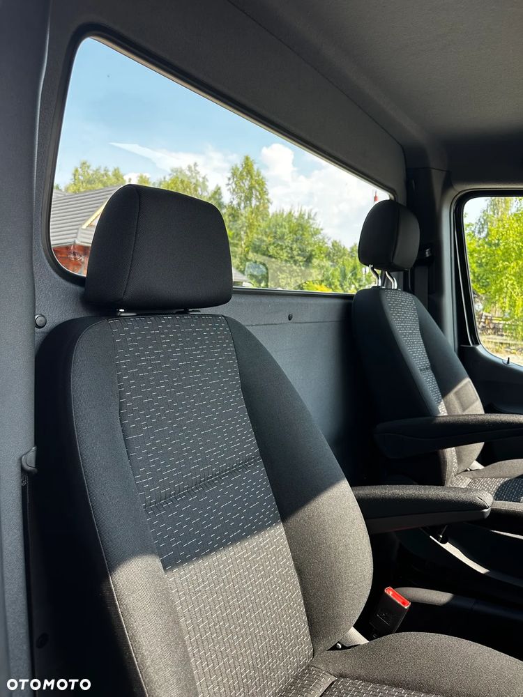 Mercedes-Benz Sprinter - 28