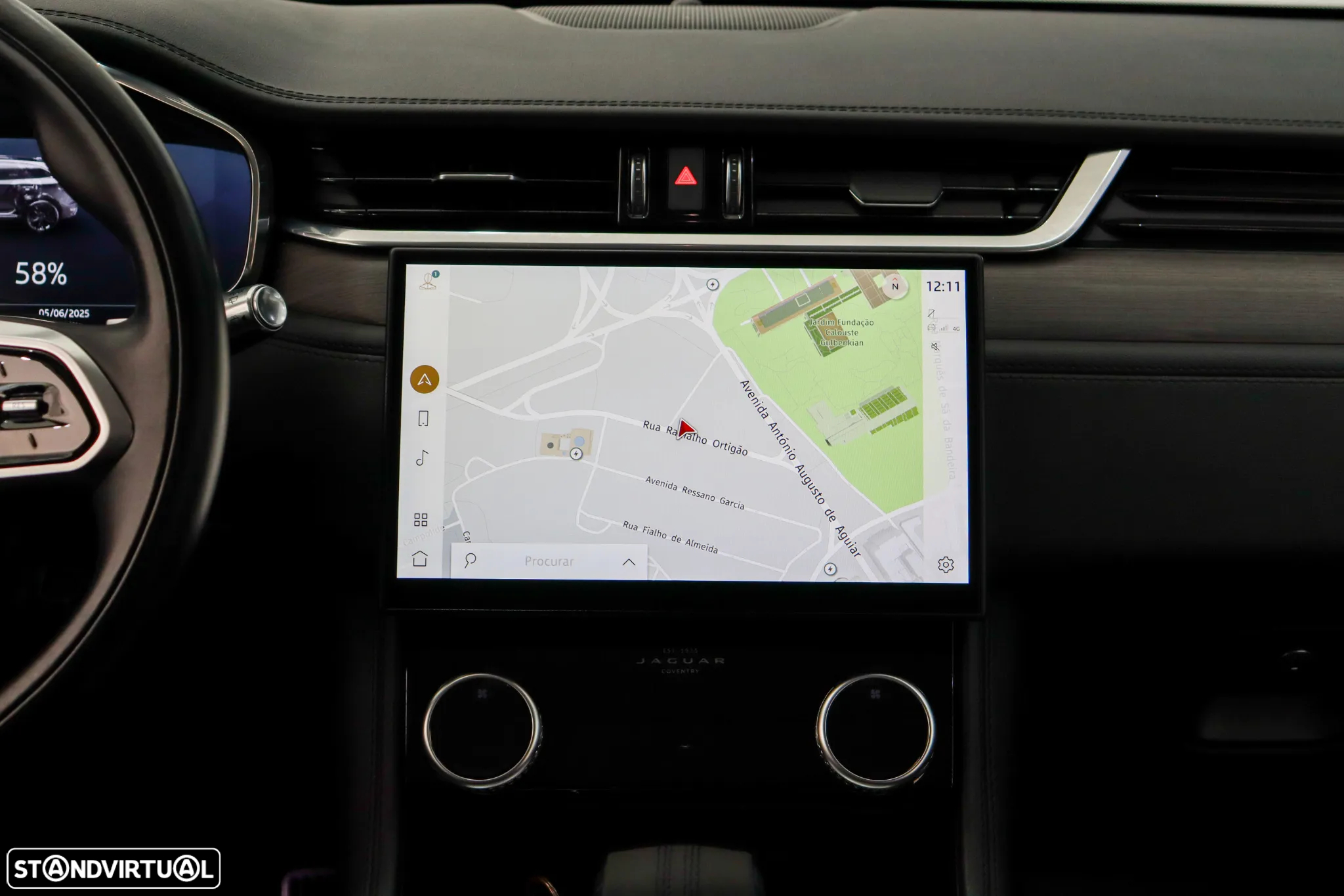 Jaguar F-Pace 2.0 P400e AWD R-Dynamic S - 30
