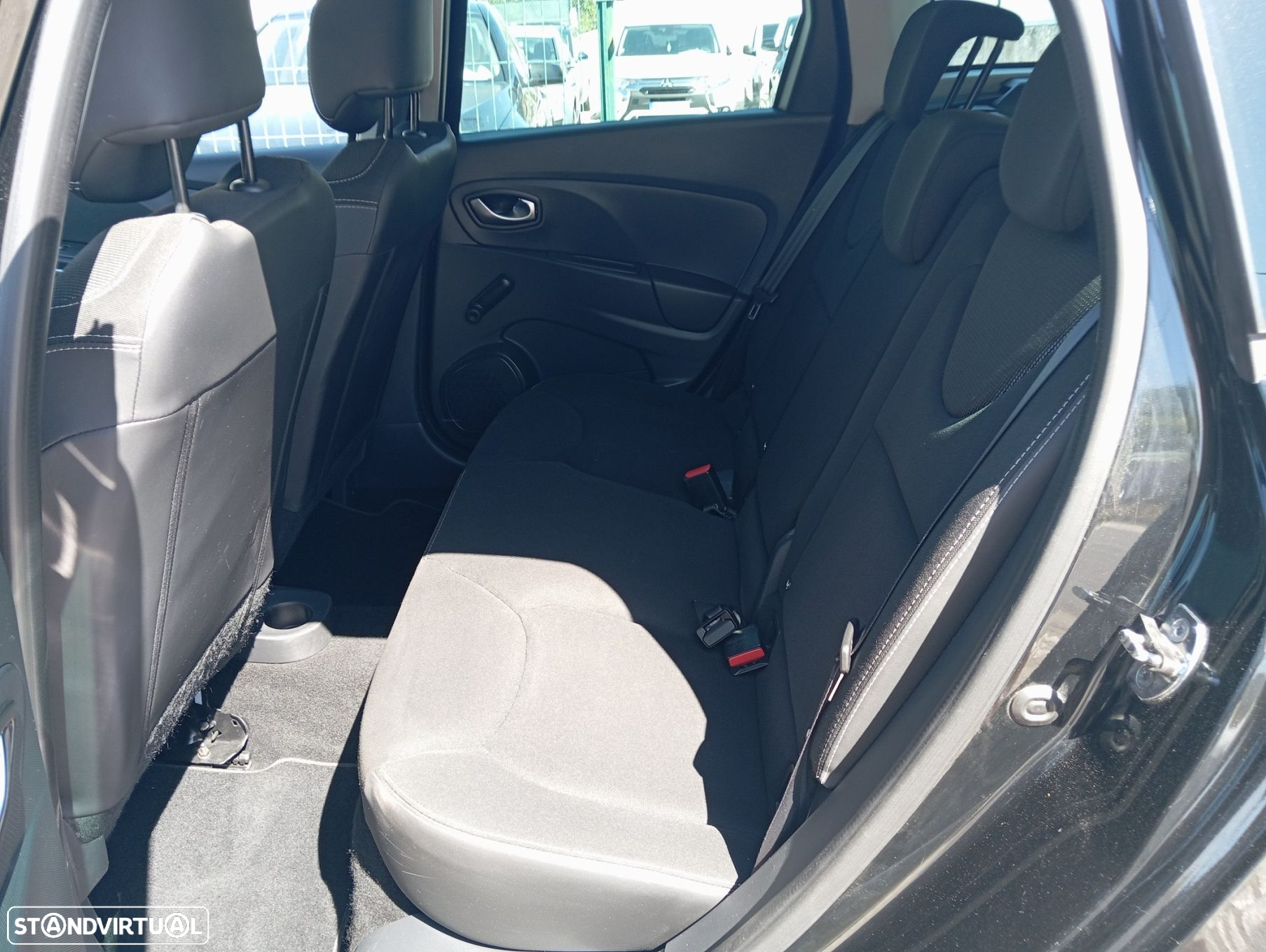 Renault Clio Sport Tourer 1.5 dCi Dynamique S - 17