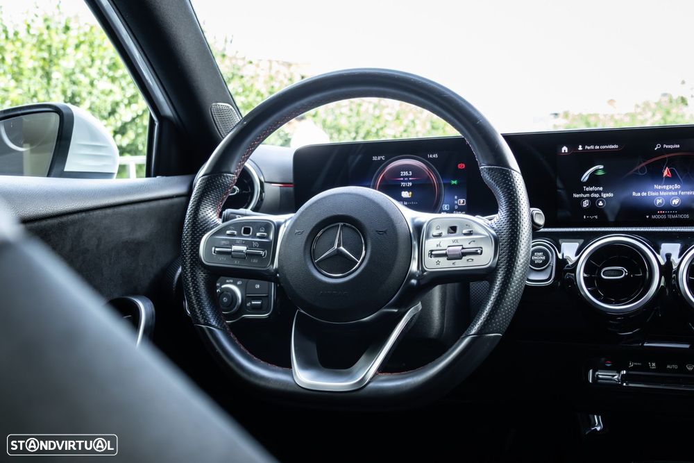 Mercedes-Benz A 250 e AMG Line - 17