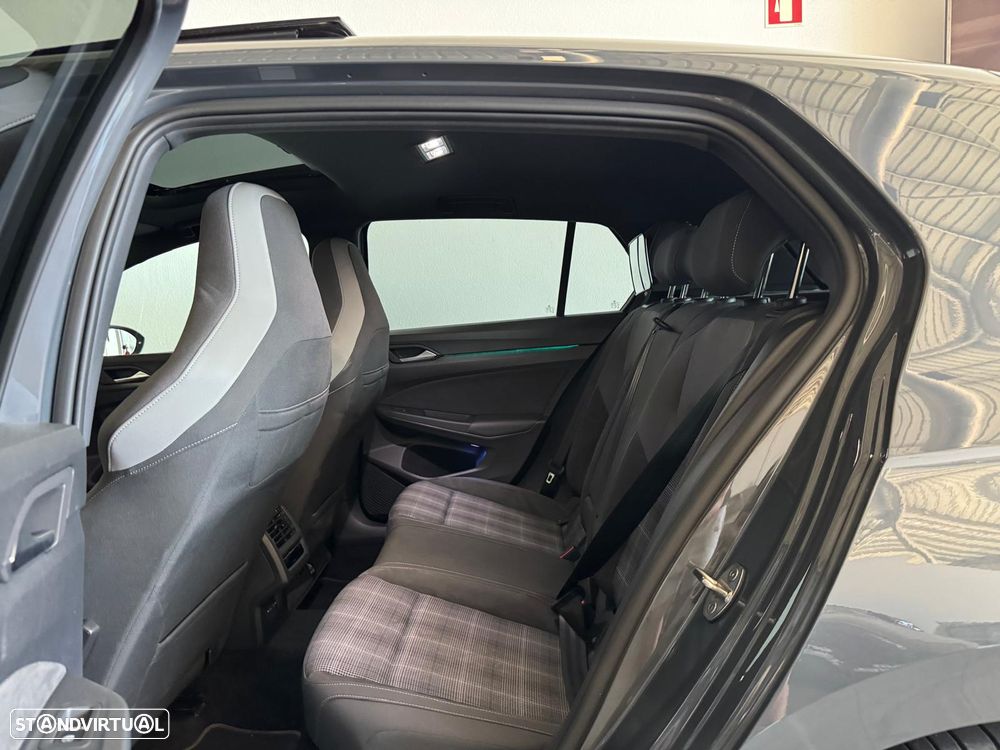 VW Golf 2.0 TDI GTD DSG - 21
