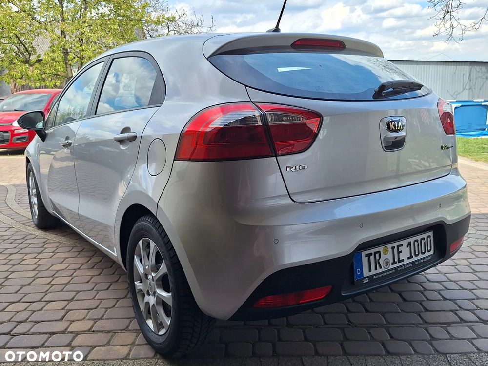 Kia Rio 1.4 Dream Team Edition - 4