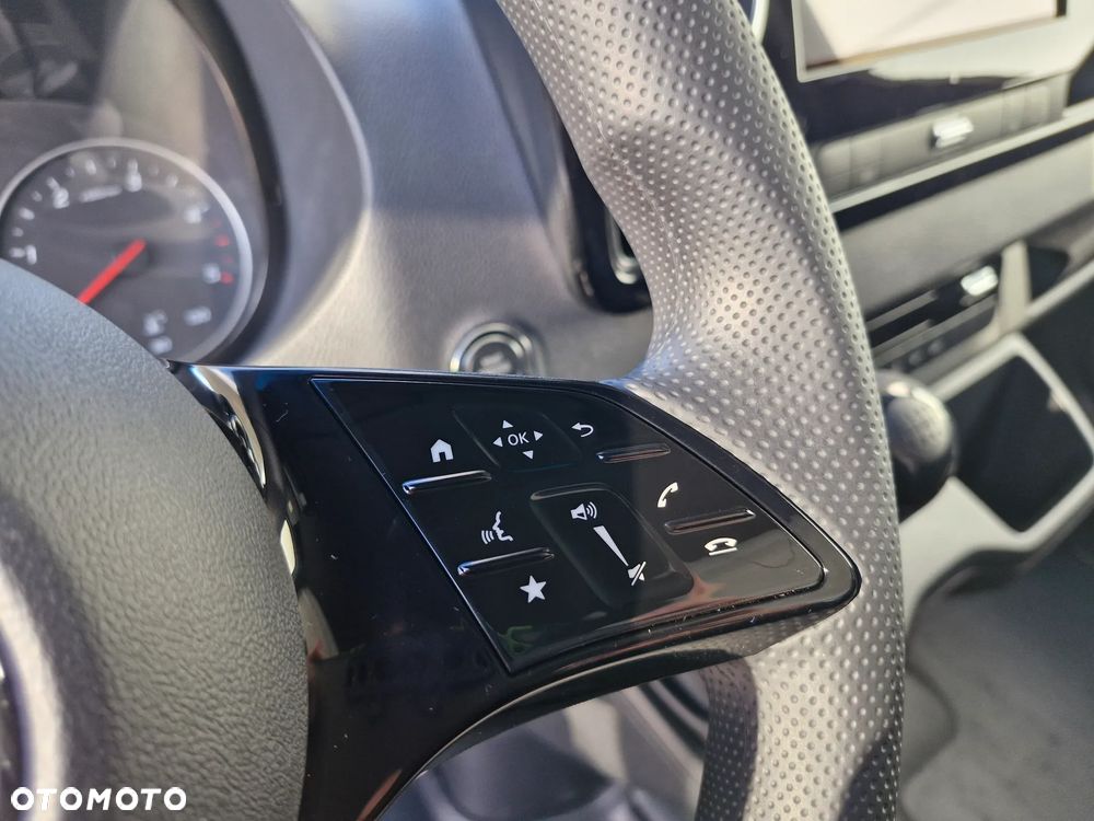 Mercedes-Benz Sprinter - 11