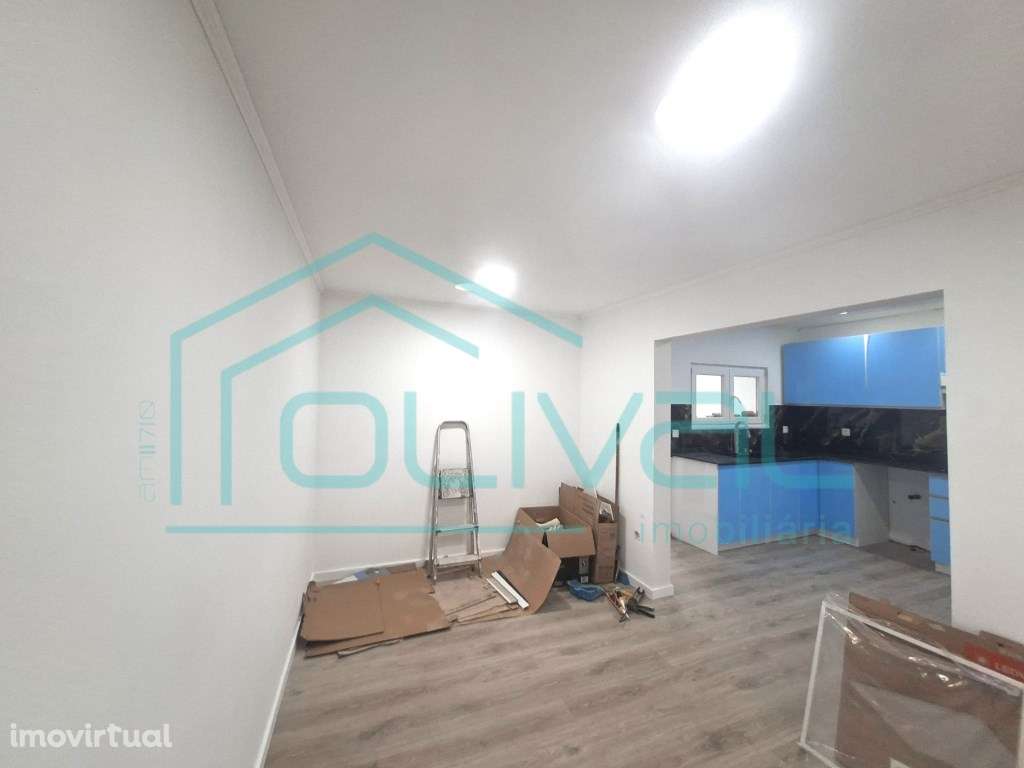 Moradia T3 totalmente remodelada no centro de Salvaterra de Magos - Grande imagem: 5/30