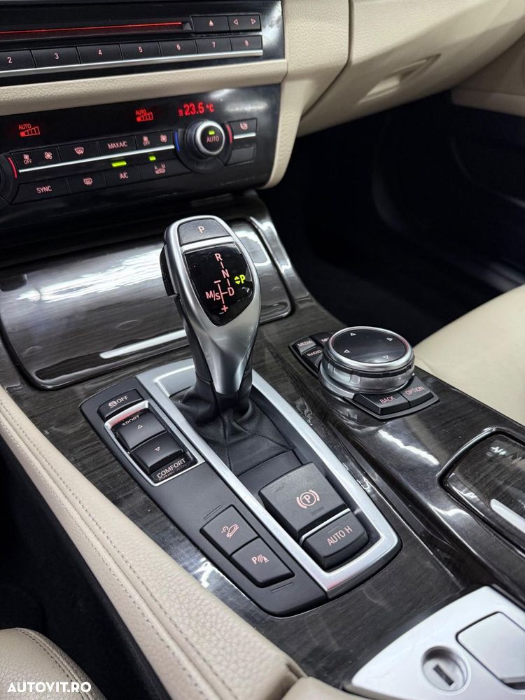 BMW Seria 5 525d xDrive Aut. Luxury Line - 9