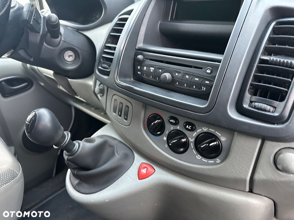Renault TRAFIC - 16
