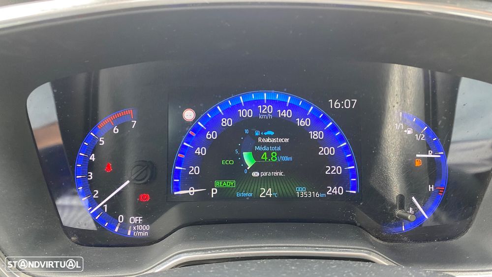 Toyota Corolla 1.8 Hybrid Comfort - 34
