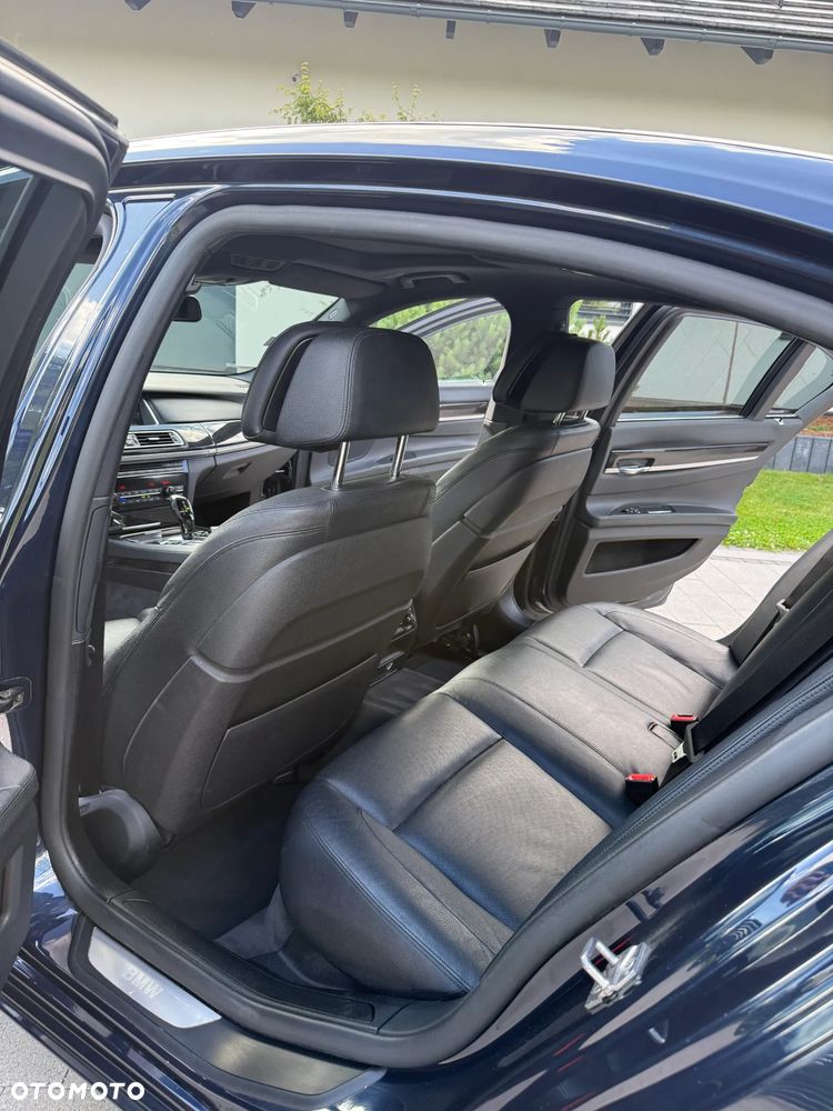 BMW Seria 7 730d xDrive - 23
