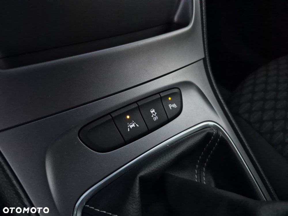 Opel Astra 1.4 Turbo Innovation - 23
