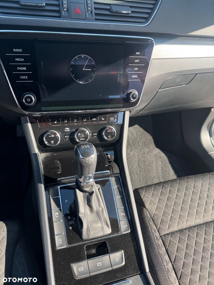 Skoda Superb 2.0 TDI Style DSG - 23